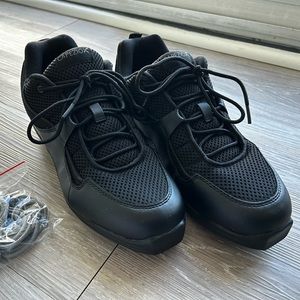 New Capezio DS11 Dance Sneaker (9.5 street /10.5 dance)